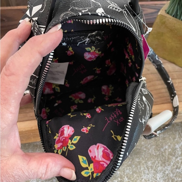 BETSEY JOHNSON “BLK & WHITE “SKULL / HEART MINI BACKPACK - Picture 7 of 9